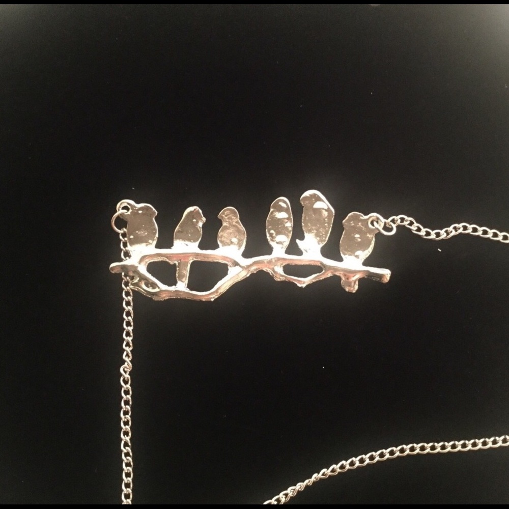 Beautiful multi colored bird necklace silver NEW - Picture 4 of 7